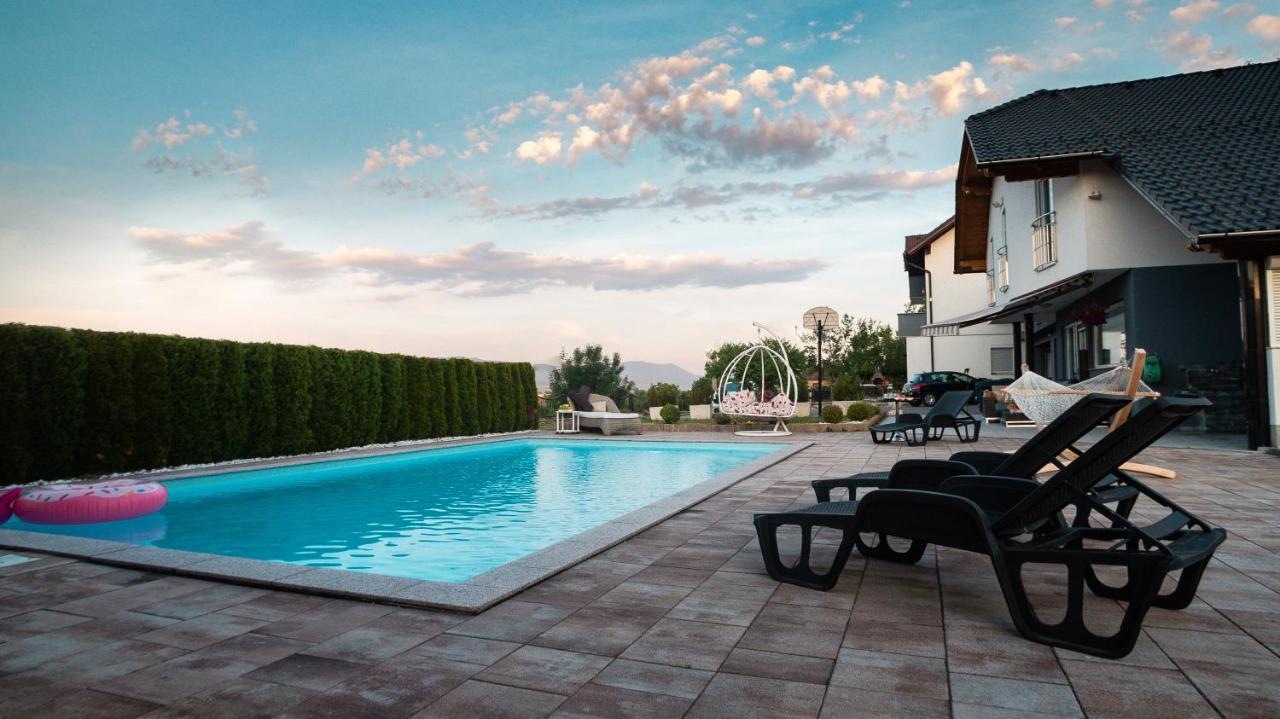 Villa De Luxe Bihac Exterior photo