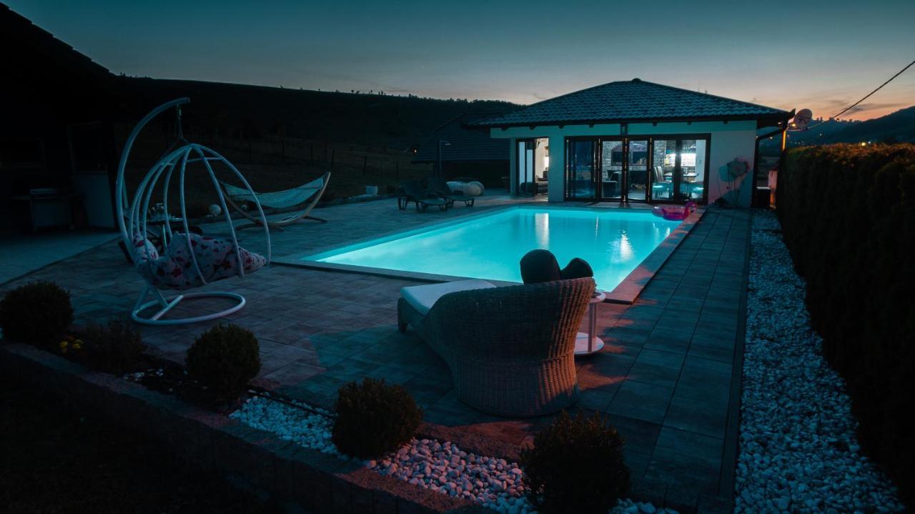 Villa De Luxe Bihac Exterior photo