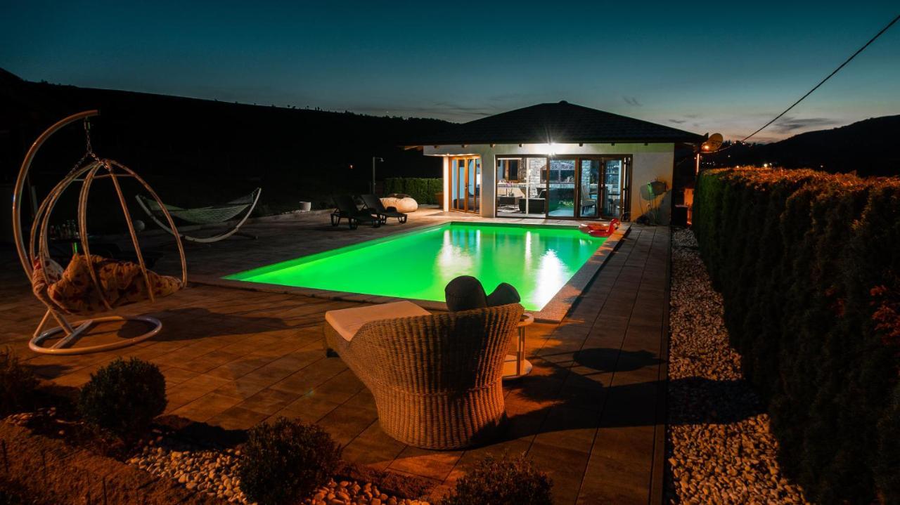 Villa De Luxe Bihac Exterior photo